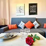 Donzella House By Gloove